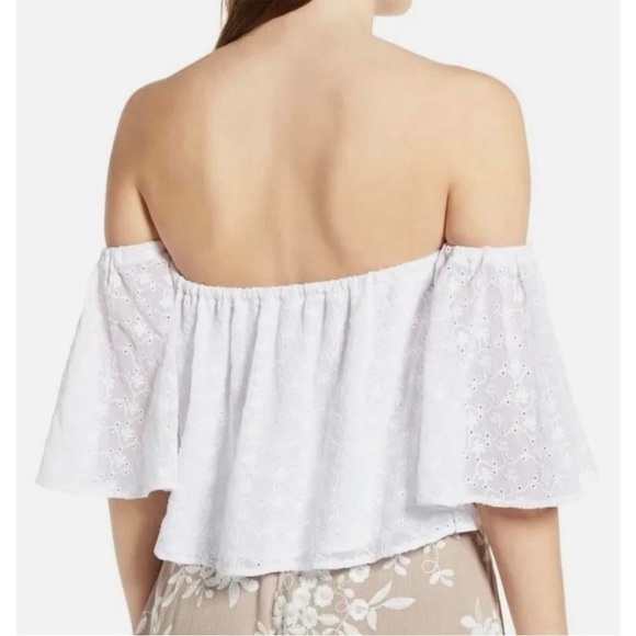 Astr white eyelet off the shoulder top m - Picture 2 of 4